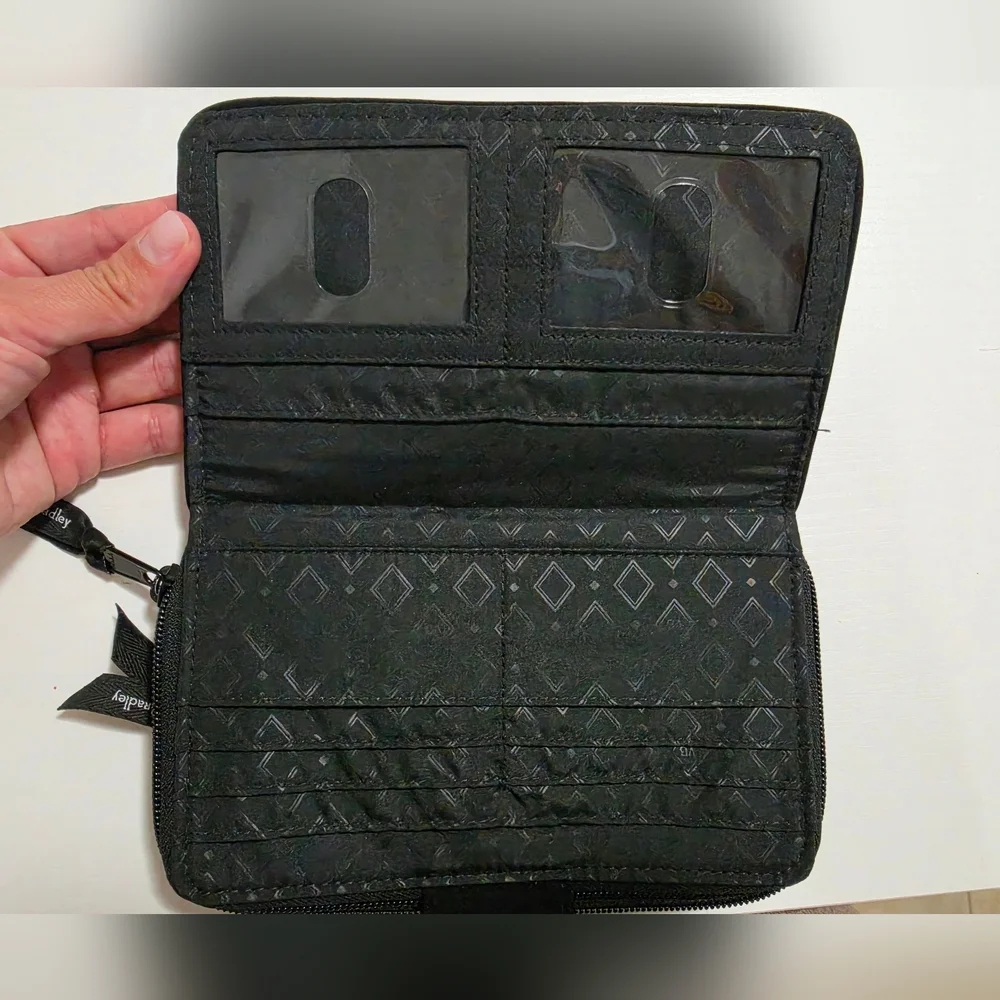 Vera Bradley | Black Quilted Wallet with Silver Clasp - Picture 4 of 7